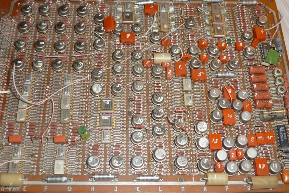 Радиодеталей плата