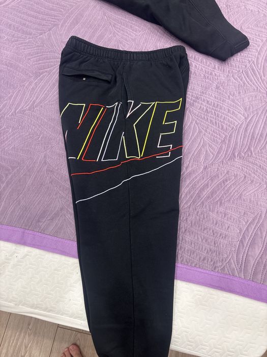 Продам спортивный костюм Nike