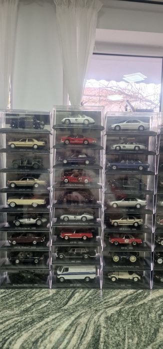 Vând colecție machete Mercedes 1/43