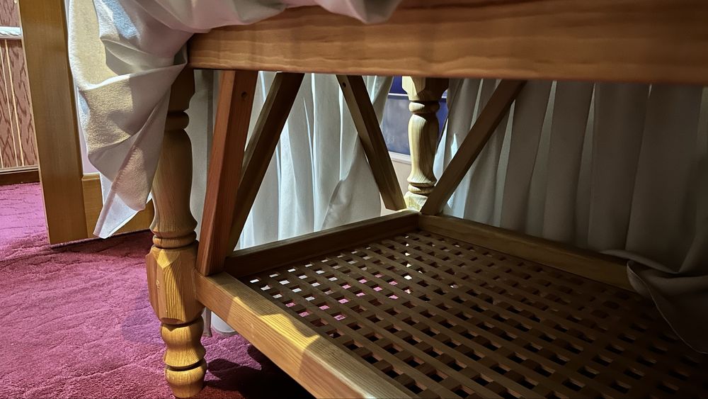 Массажный стол, деревянный