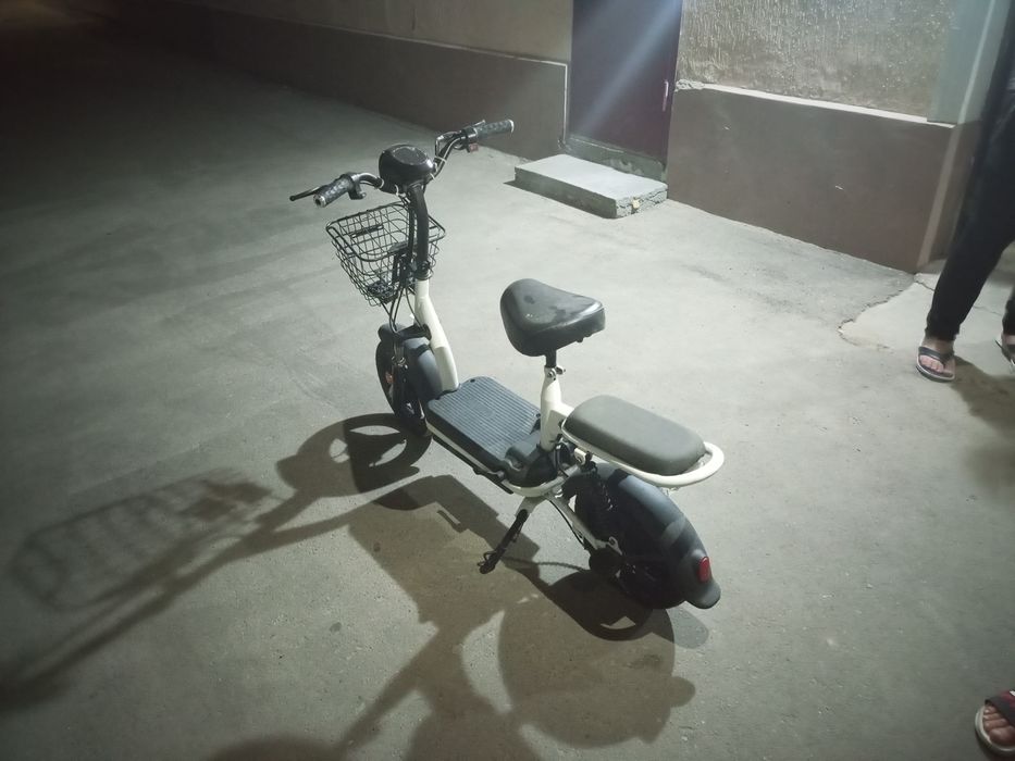 Electro skuter sotiladi