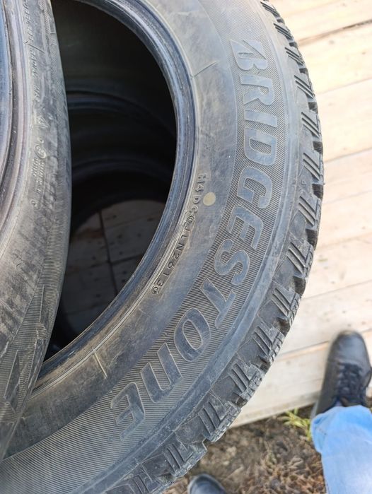 Продам резину 18 размер