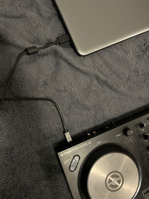 Dj Конзола Traktor MK3 S2, слушалки и лаптоп