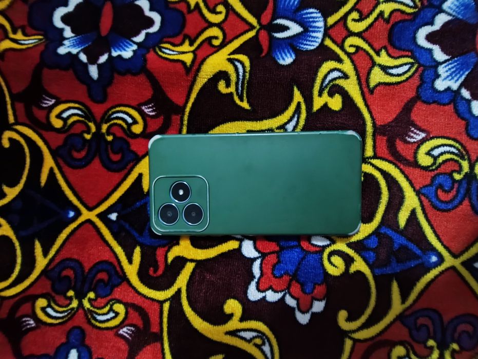 Срочно продам смартфон Realmi not 50