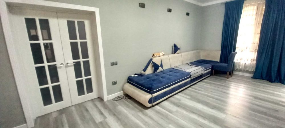 Продам дом рядом с парком, зоопарком