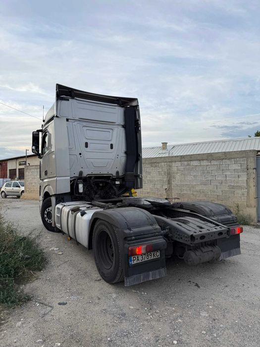 Влекач Mercedes-Benz Actros на части 2015
