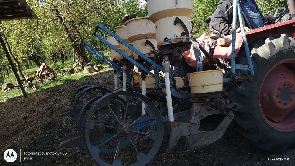 Vând semănătoare mecanică olt