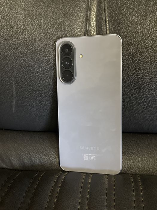 Samsung A57 8/128