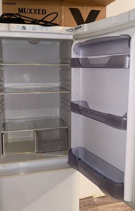 Холодильник бу продам