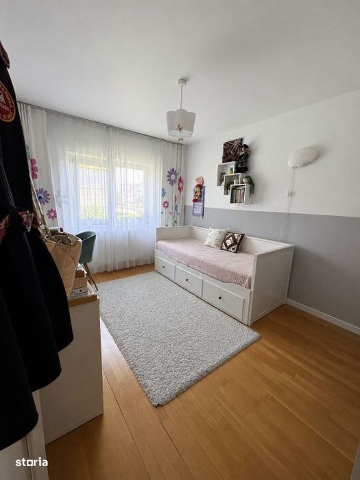 Oportunitate! 3 camere decomandate, 64 mp utili, 2 bai, boxa subsol, p