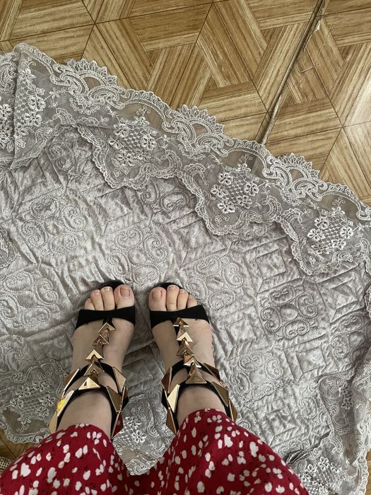 Продам босоножки 35-36 р