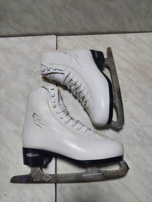 Patine gheata 513 N patinaj artistic  marime 36,5 (23 cm)