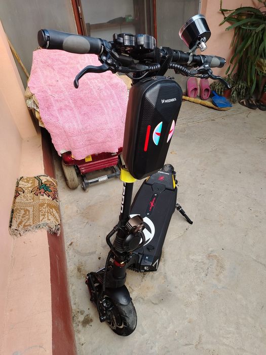 Trotinete și biciclete
