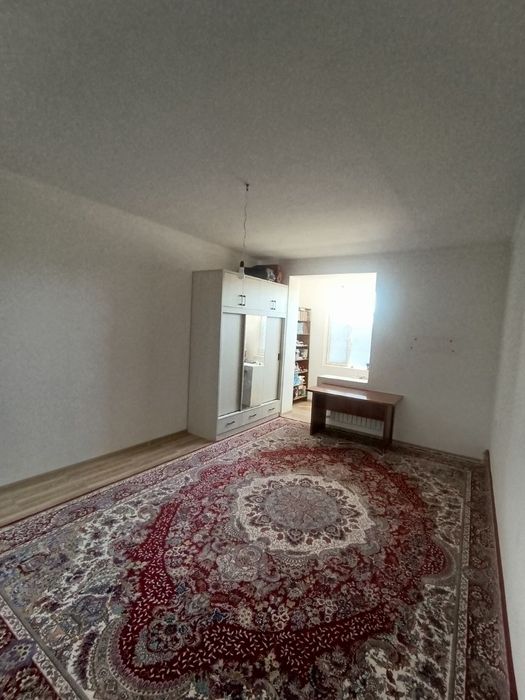 Срочно центрда квартира сатылады