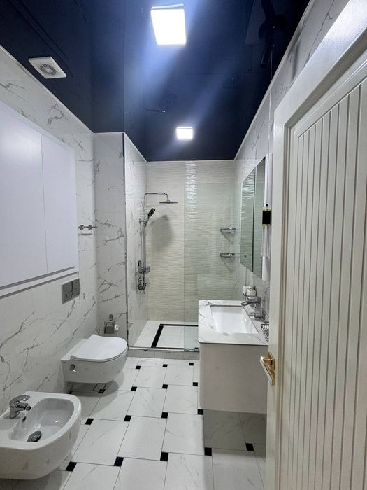 Продаётся 2-х уровенная красивый квартира Новостроенным доме. 186м2.