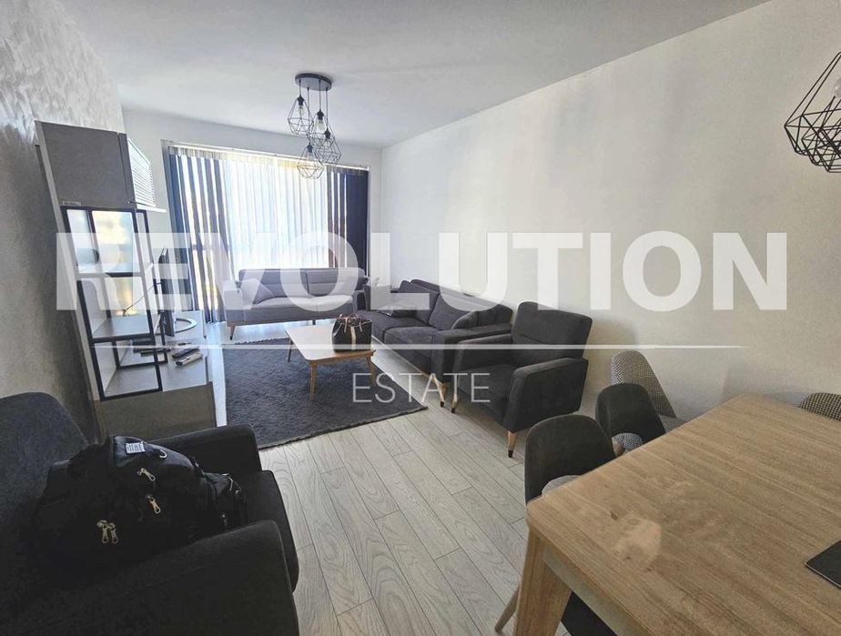 Дава се под наем Двустаен апартамент в Варна, Бриз - 78 кв.м за 900 € - Снимка #1