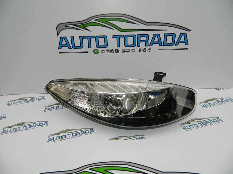 Far dreapta  RENAULT FLUENCE an 2013 2014 2015 cod 260101331R