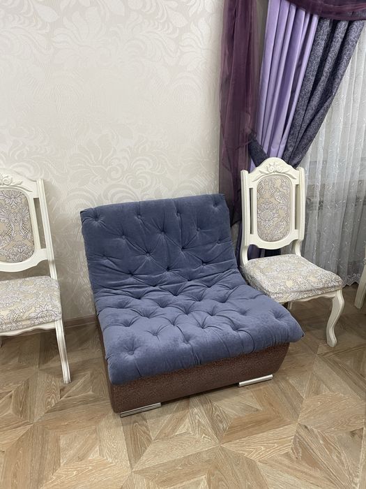 Диван гостинный большой