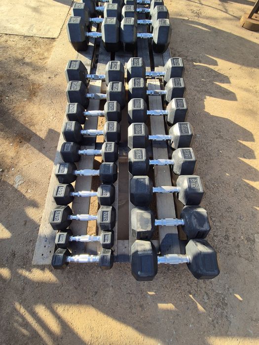 Set complet gantere 2,5kg-25kg cu suport inclus !!!