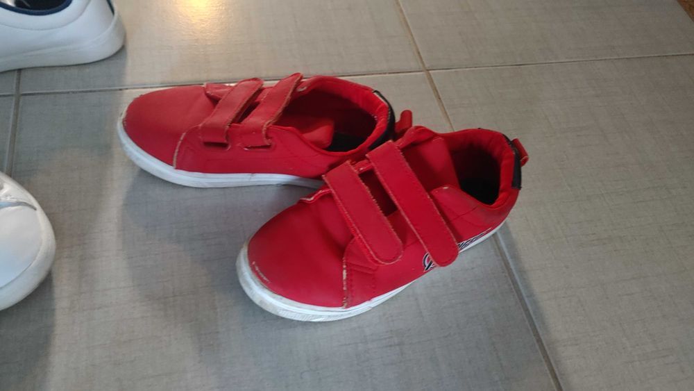 Детски бели кецове