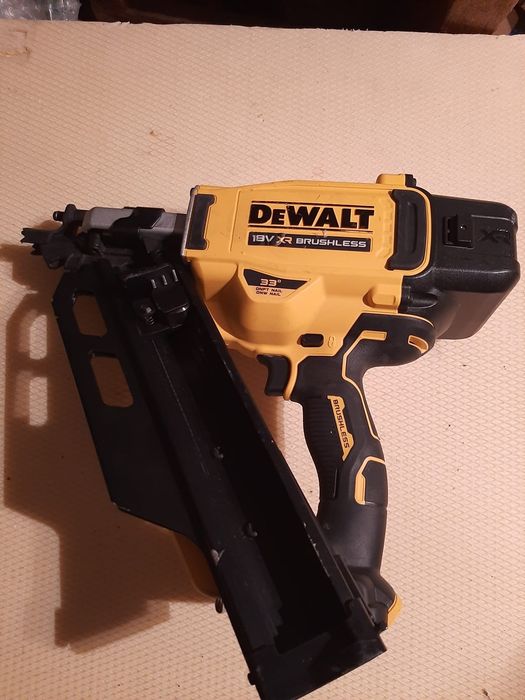 Devalt pistol.cuie dcn930 2026 nou
