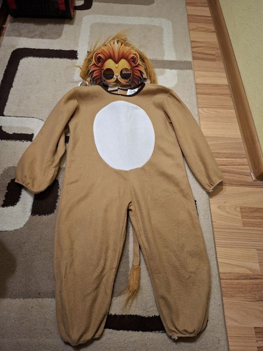 Costum pt serbare leu.
