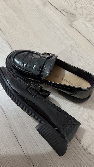 Продам женскую обувь
