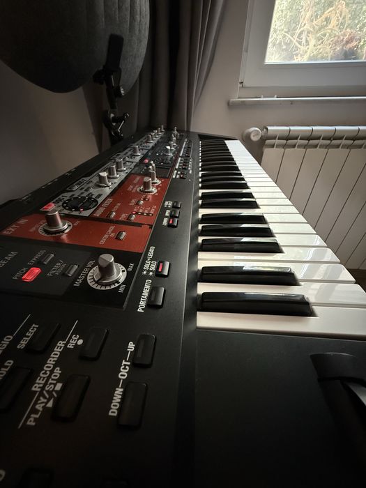 Roland SH201 Synthesizer