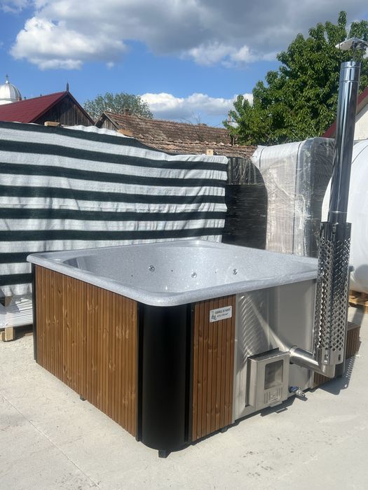 Ciubar patrat 2.2m x 2.2m