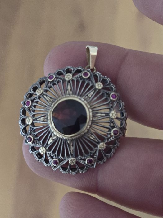 Pandant aur 18 k rubine