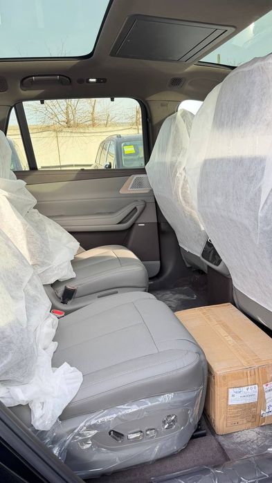 DENZA N8L В Наличи Серый Салон