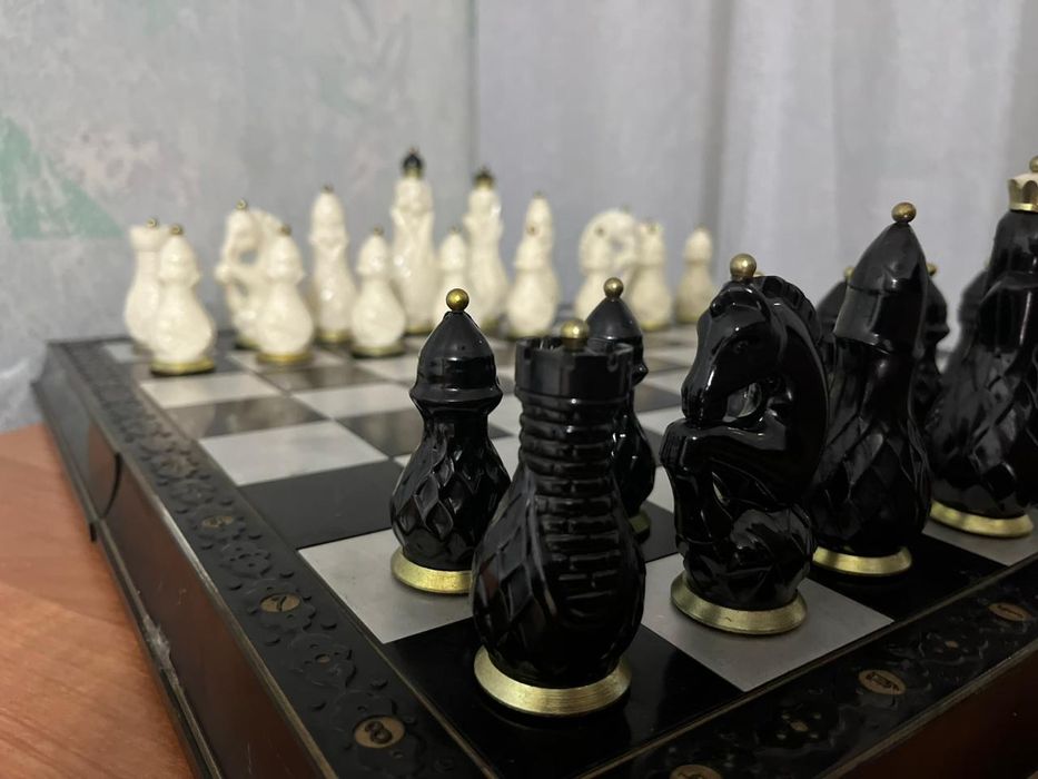 Продам шахматы каменные
