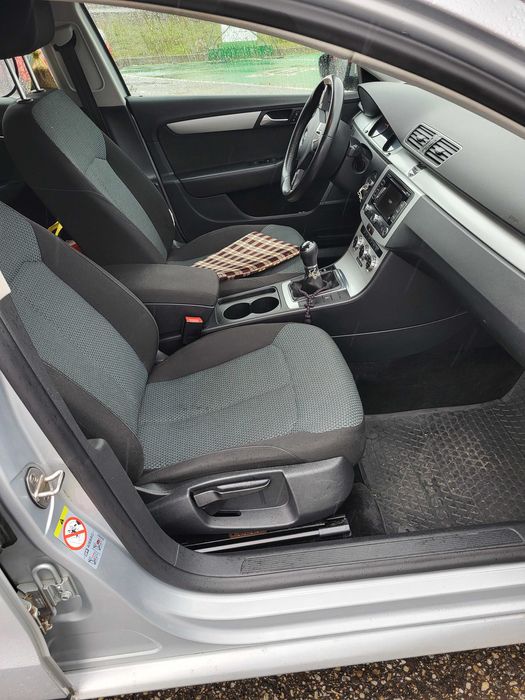 VW Passat break argintiu metalizat