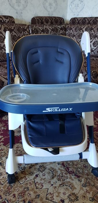 Детский стол для кормления.