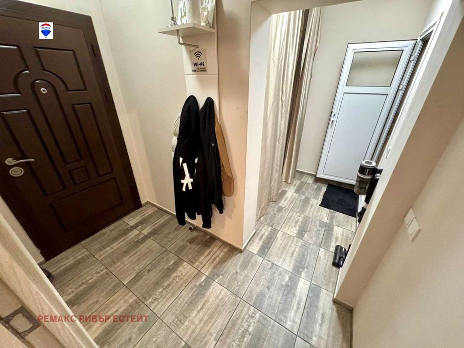 Двустаен апартамент в кв. Родина 1