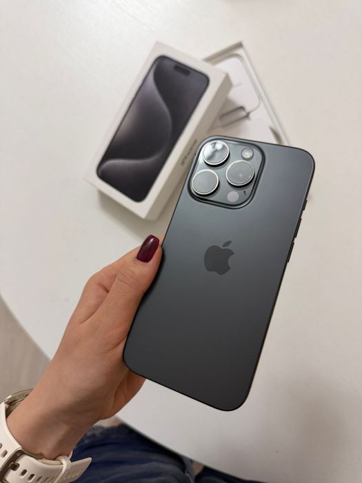 Продам iPhone 15 Pro, 256 ГБ, черный