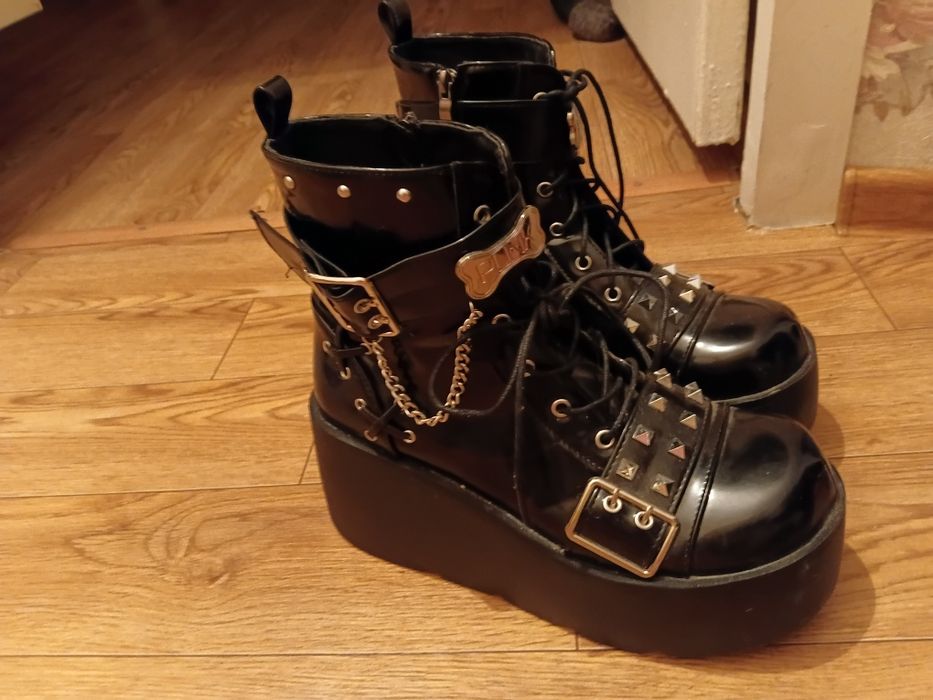 продам обувь готическую