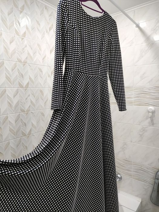 Платье макси длины