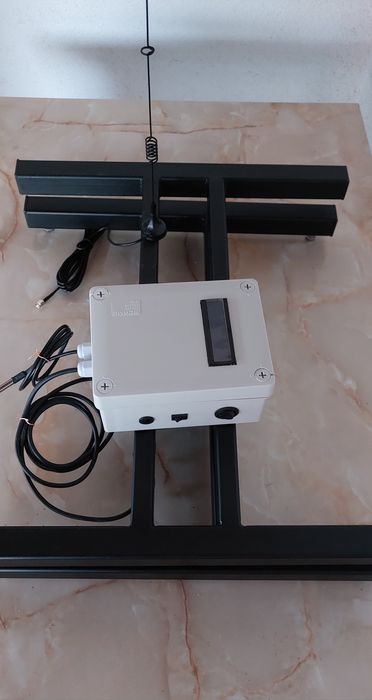 Cantar apicol cu citire prin sms și lcd