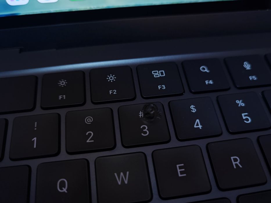 MacBook Air 13 2022 M2 A2681 SSD256/8GB RAM | #D90834