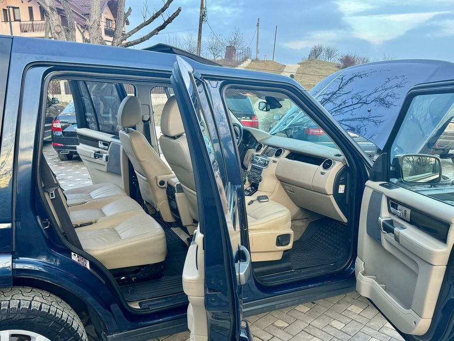 Vând Land ROVER Discovery 4,cu motor defect...negociabil