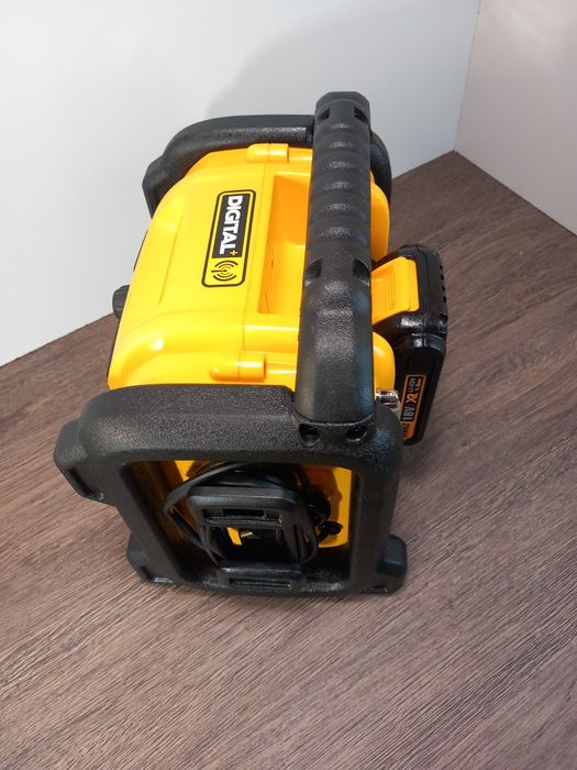 Vând boxă portabilă de șantier Dewalt