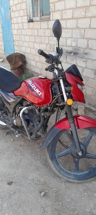 Продам мотоцикл Suzuki оригинал
