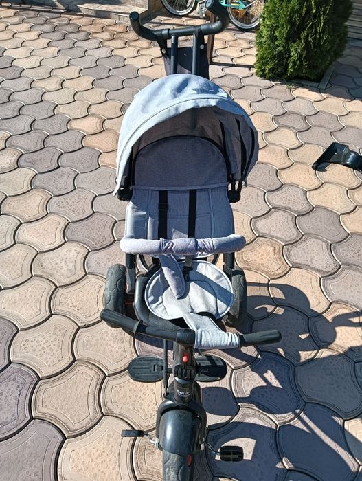 Vând cărucior si tricicleta