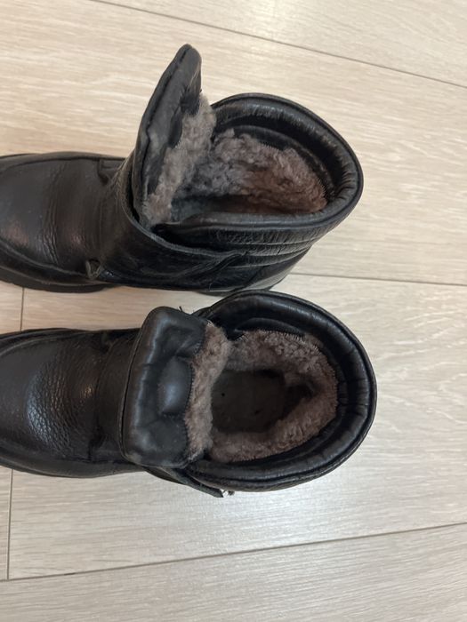 Продам зимнюю детскую обувь