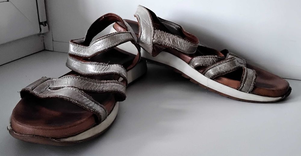 Детские сандалии для девочки