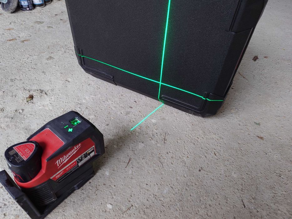 Лазерен нивелир Milwaukee