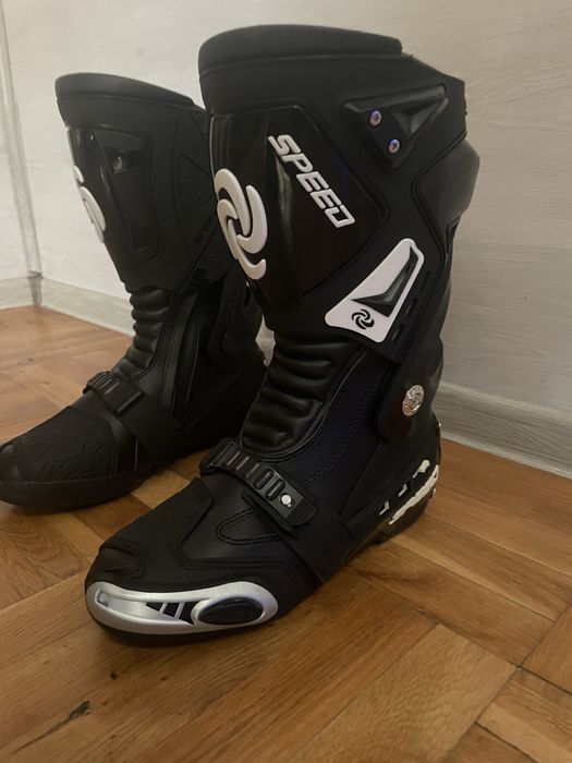 motocross boots нови не са носени 42номер