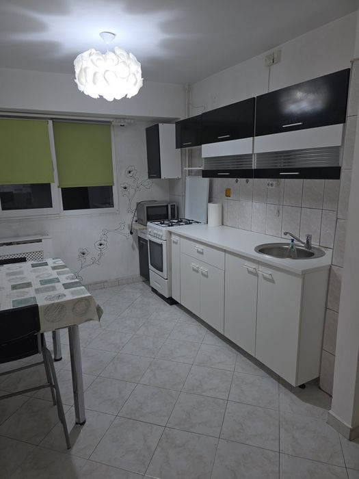 Inchiriez apartament 2 camere, 52mp, zona Auchan Titan