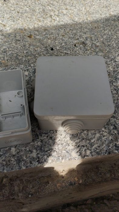 Распредкоробки квадратные 100х100